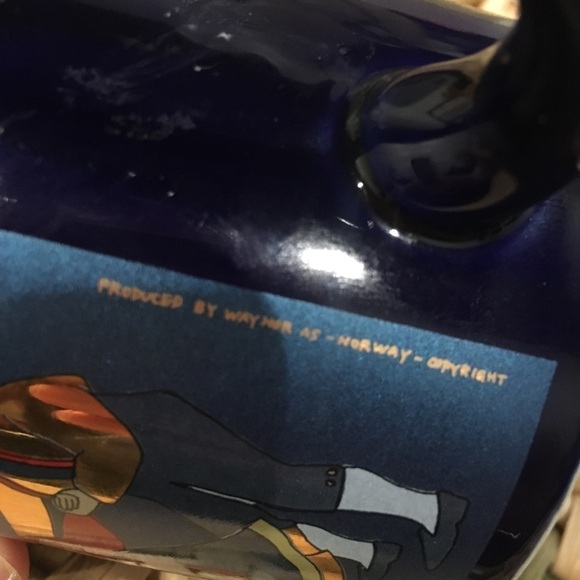 Norway mug. Cobalt blue coffee mug from Norway. Gold dancers. Waynor - Picture 7 of 8